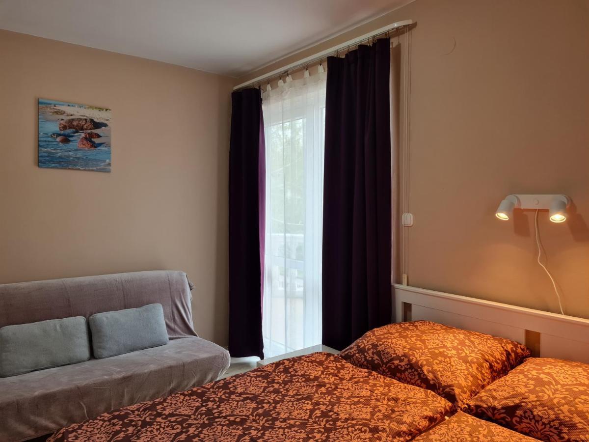 Crystal Es Susanne Panzio Bed and Breakfast Siófok Exteriör bild