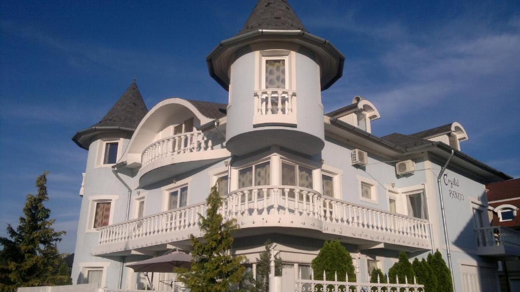 Crystal Es Susanne Panzio Bed and Breakfast Siófok Exteriör bild